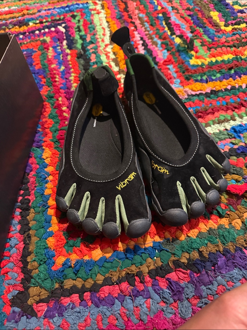 Vibram Classic Evo Women's Black and Olive FiveFingers Minimalist Toe Shoes